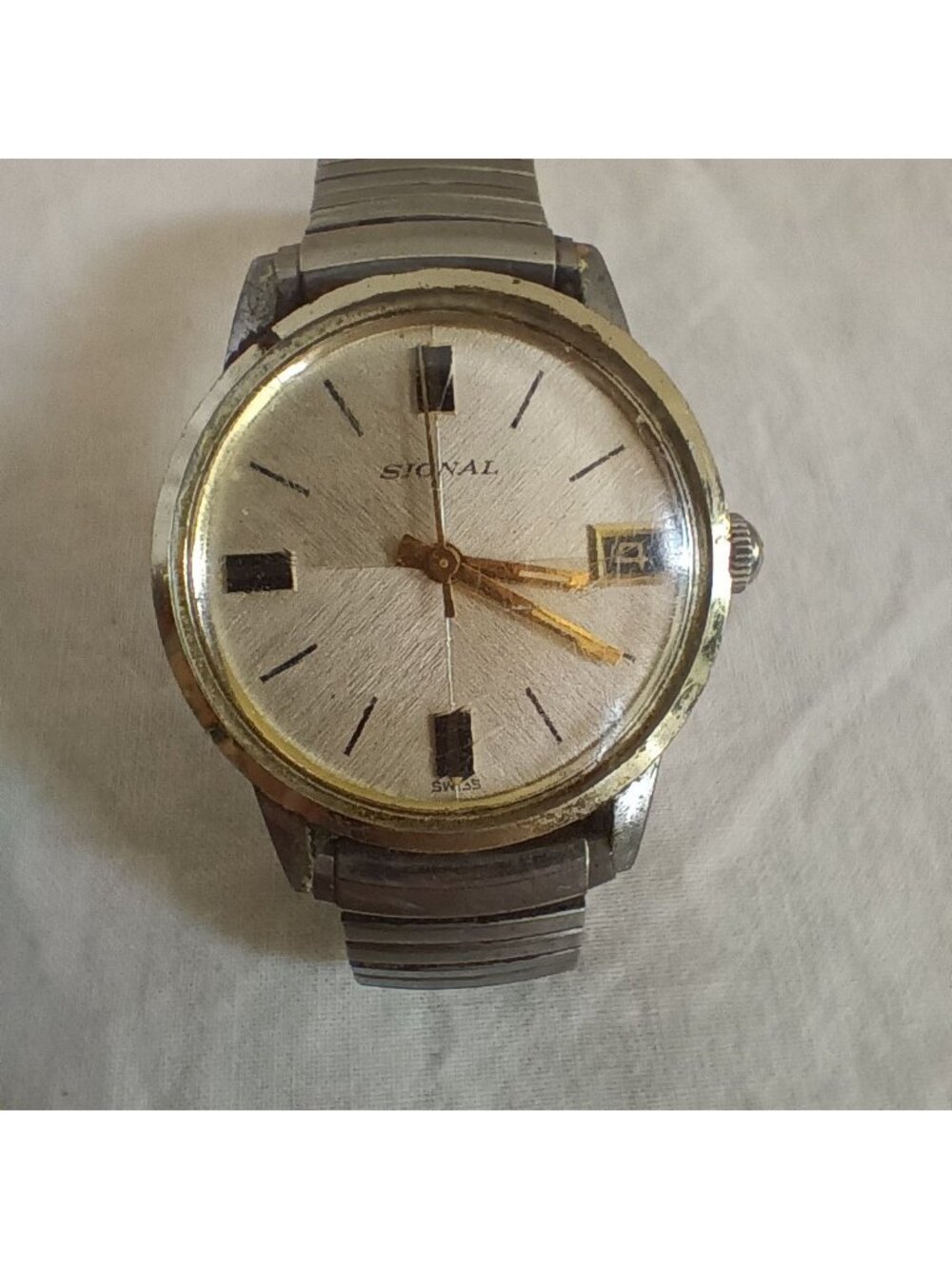 Signal Mens Watch Swiss Made Vintage Stainless Steel Back With Date Feature
